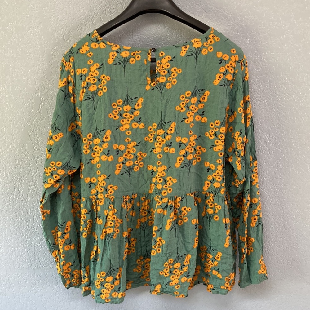 Shein Curve Peasant Blouse 4X - Picture 2 of 8